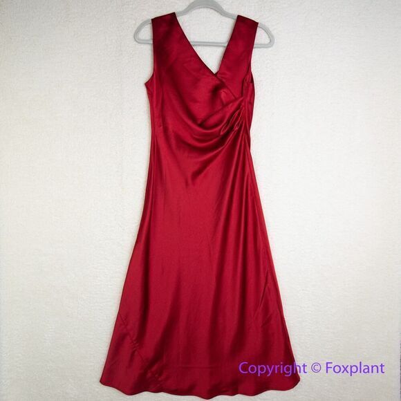 New! White House Black Market Sleeveless Satin Slip Dress in red, size 6 - Picture 8 of 13